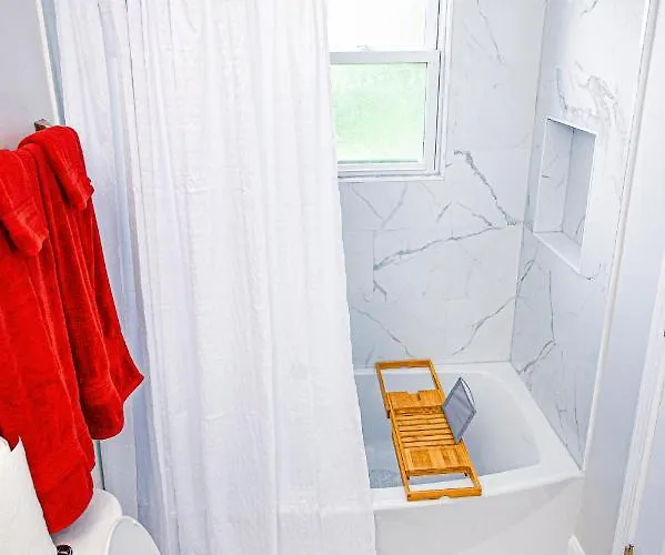 Апартаменты Lux Apt In Bronzeville, Min From Downtown-rsv Now! *