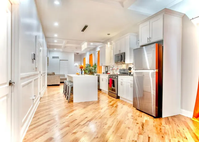 Lux Apt In Bronzeville, Min From Downtown-rsv Now!