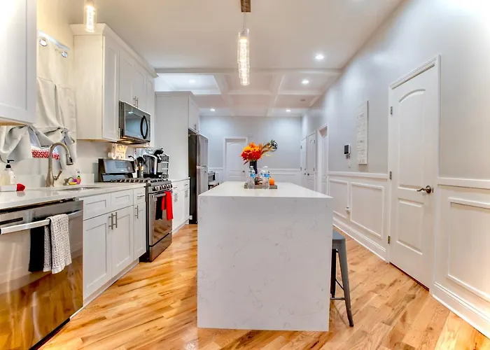 Lux Apt In Bronzeville, Min From Downtown-rsv Now!