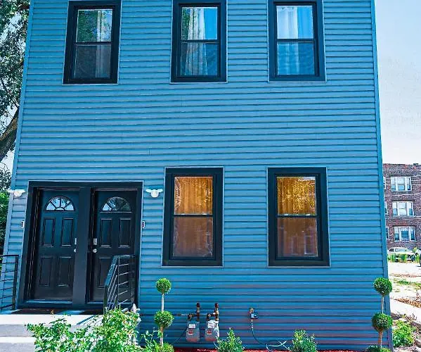 Апартаменты Lux Apt In Bronzeville, Min From Downtown-rsv Now! *