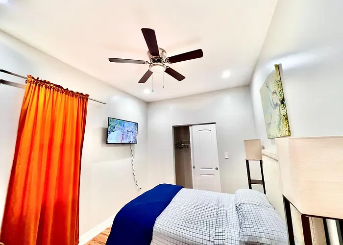 Lux Apt In Bronzeville, Min From Downtown-rsv Now! *