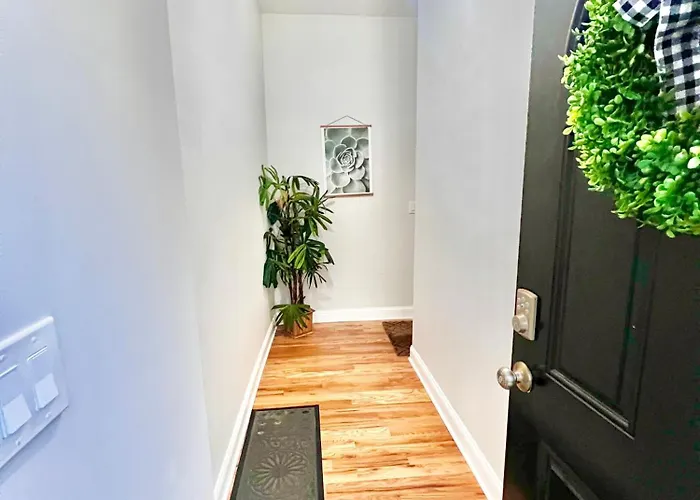 Lux Apt In Bronzeville, Min From Downtown-rsv Now!